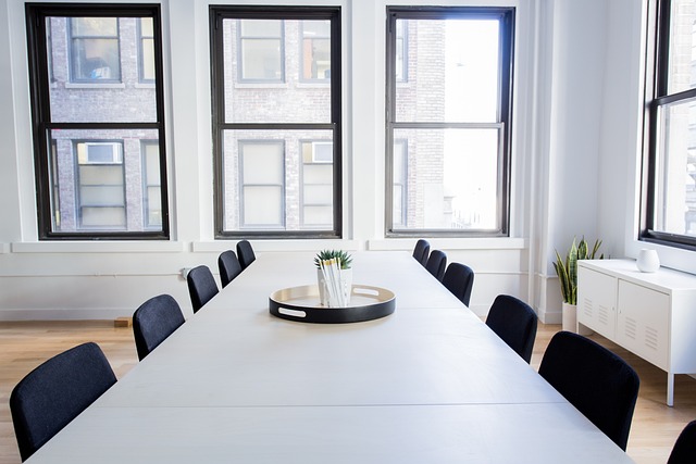 chairs-2181916_640.jpg