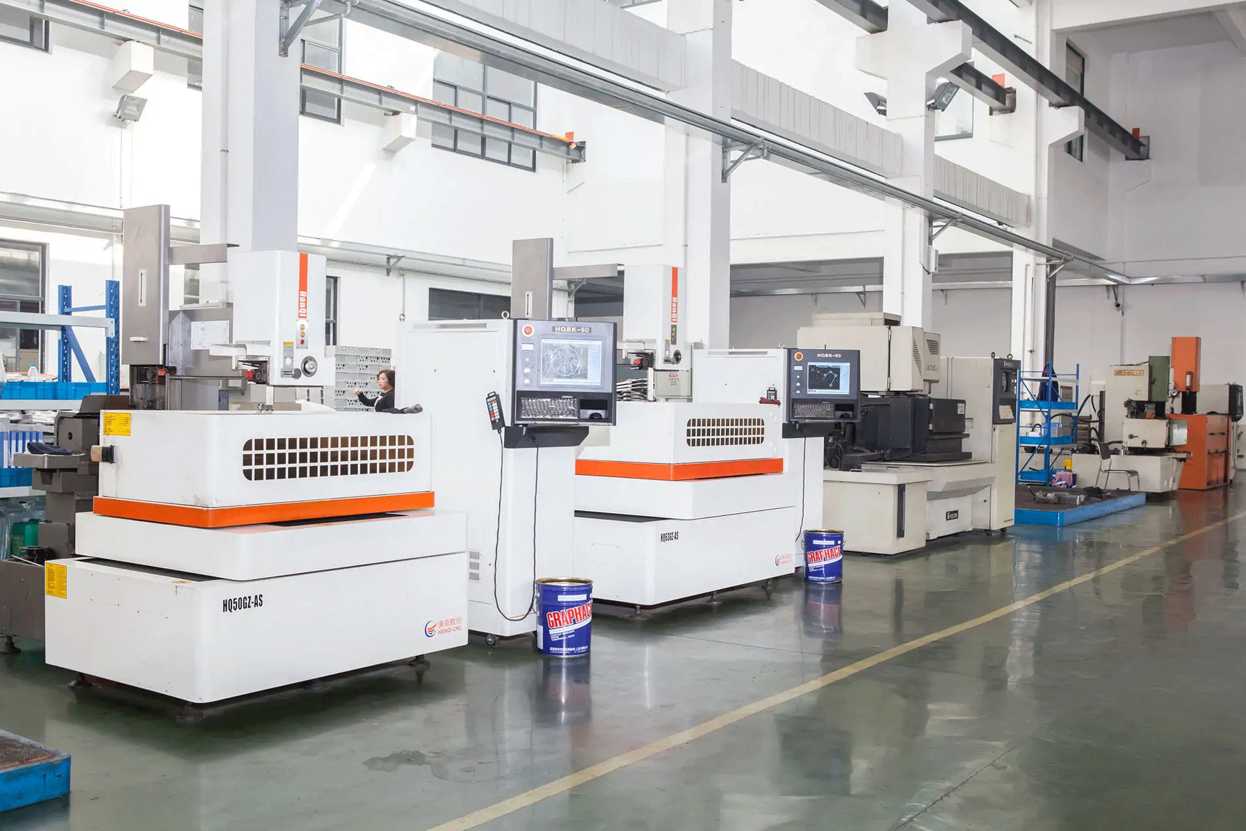 图1-压铸车间设备展示-车间-宁波市北仑科莱特模具机械有限公司